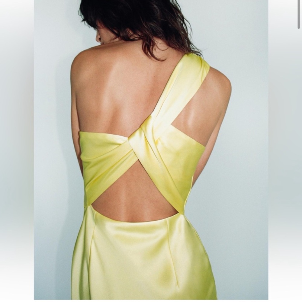 NWT. Zara Yellow Satin Effect Asymmetric Midi Dress. Size M.